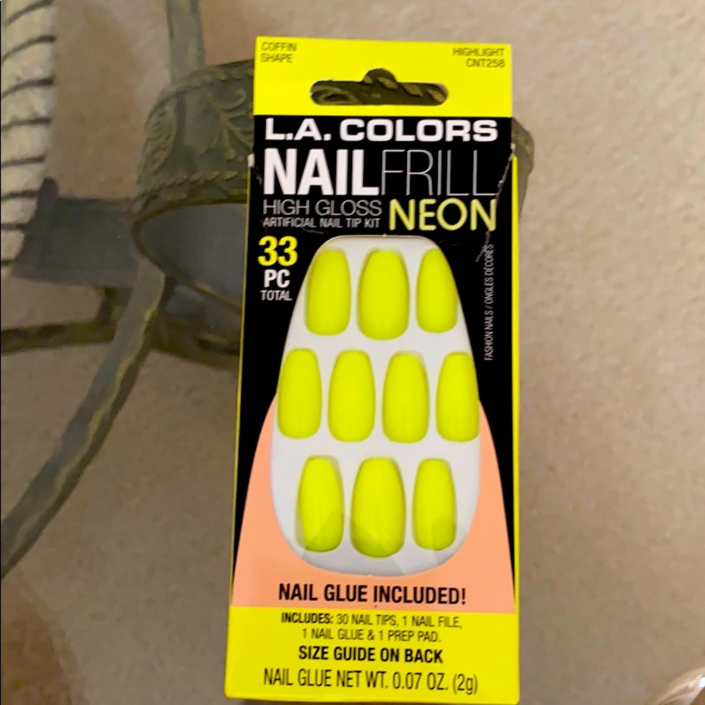 L.A. Nails Frill